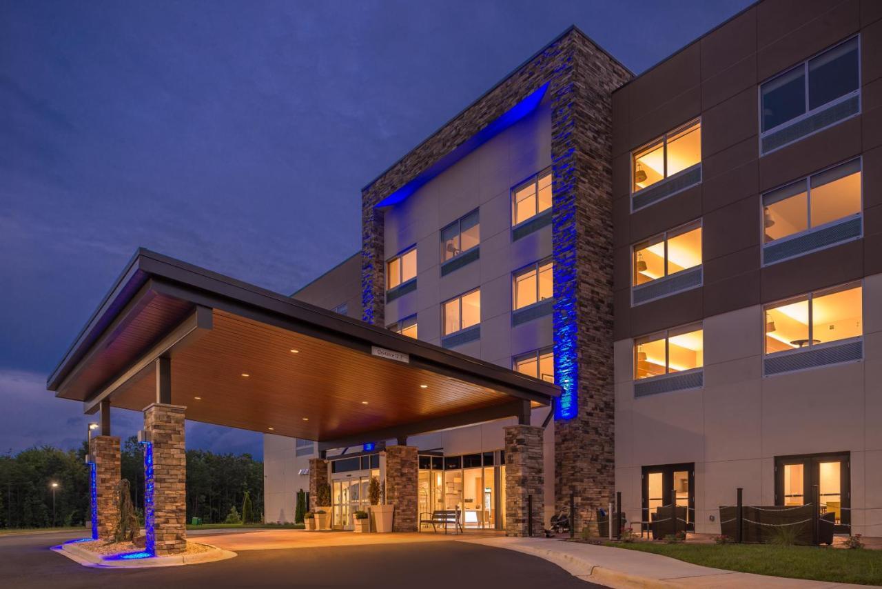 Holiday Inn Express & Suites Farmville By Ihg Ngoại thất bức ảnh