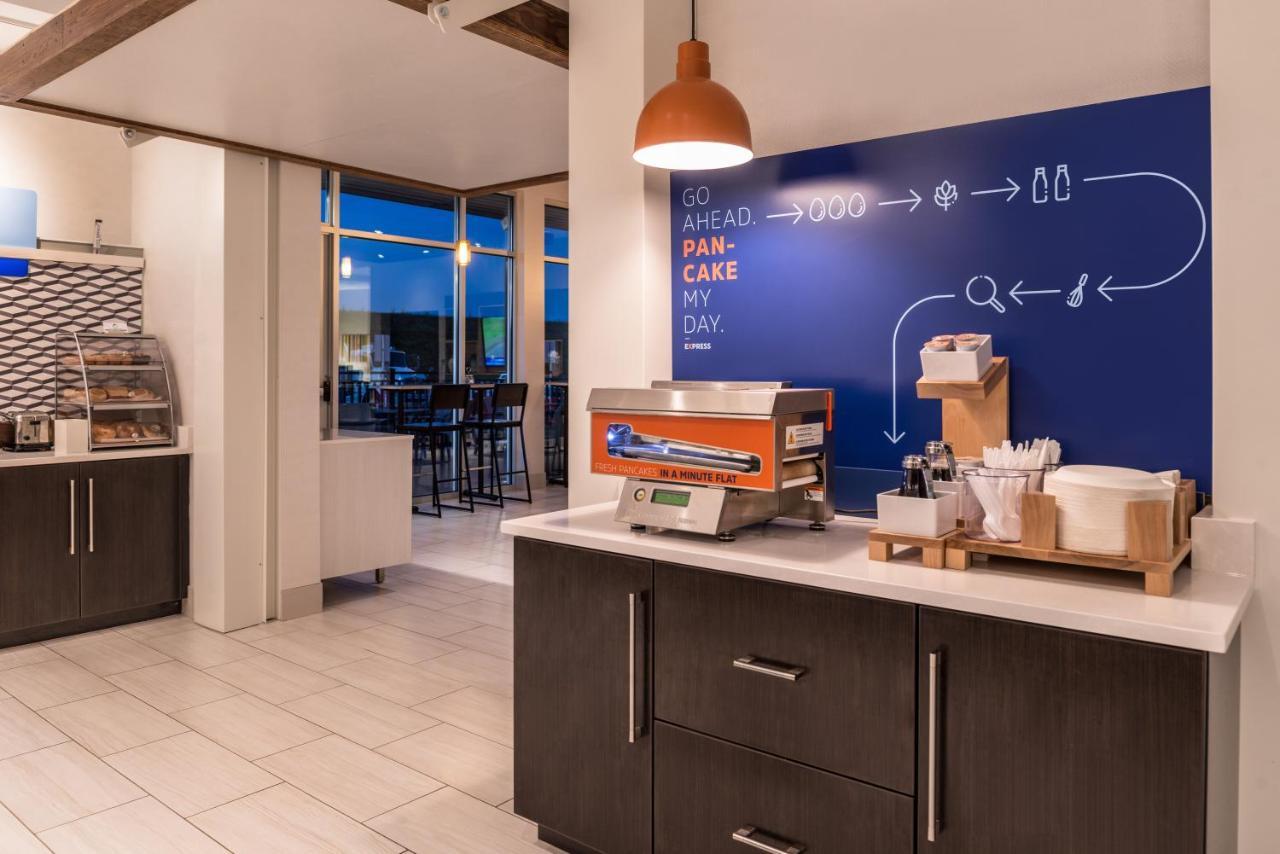 Holiday Inn Express & Suites Farmville By Ihg Ngoại thất bức ảnh