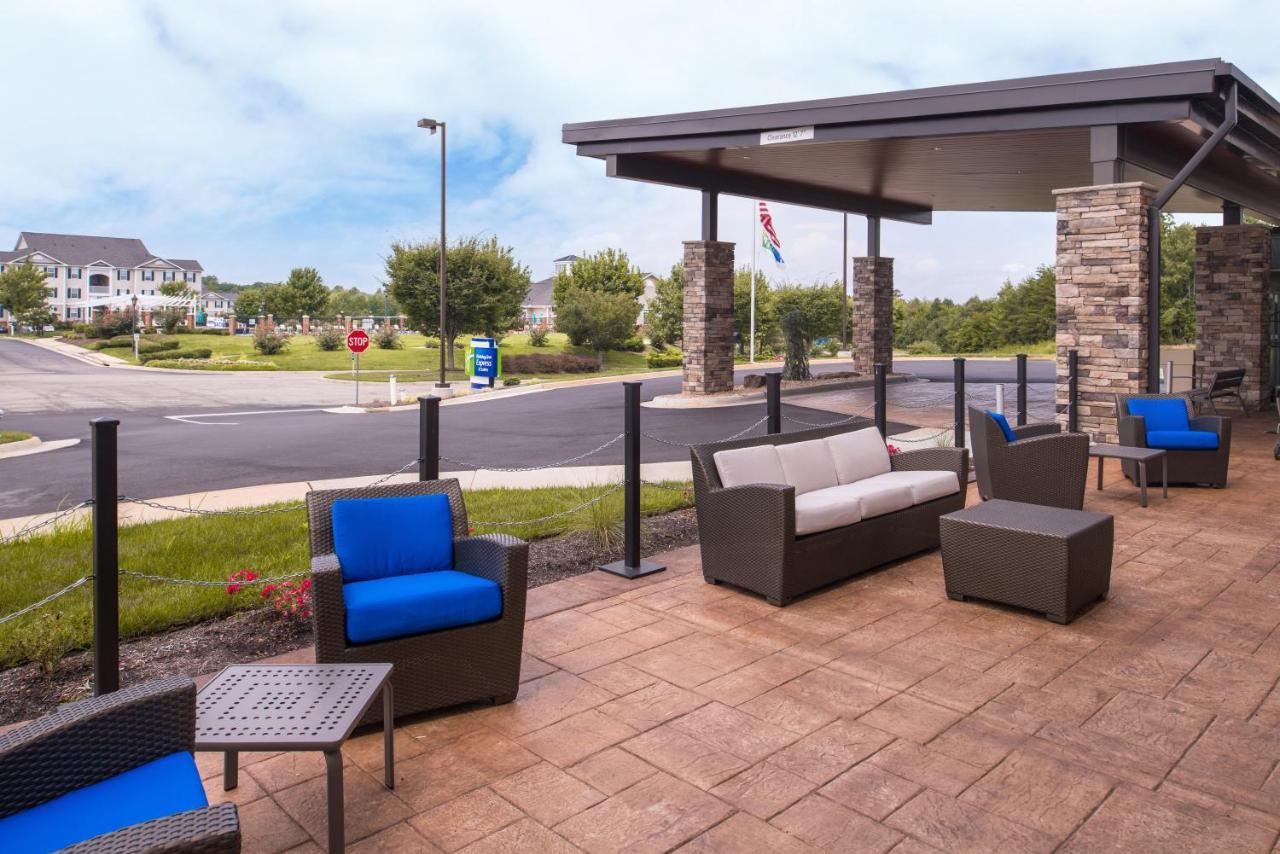 Holiday Inn Express & Suites Farmville By Ihg Ngoại thất bức ảnh